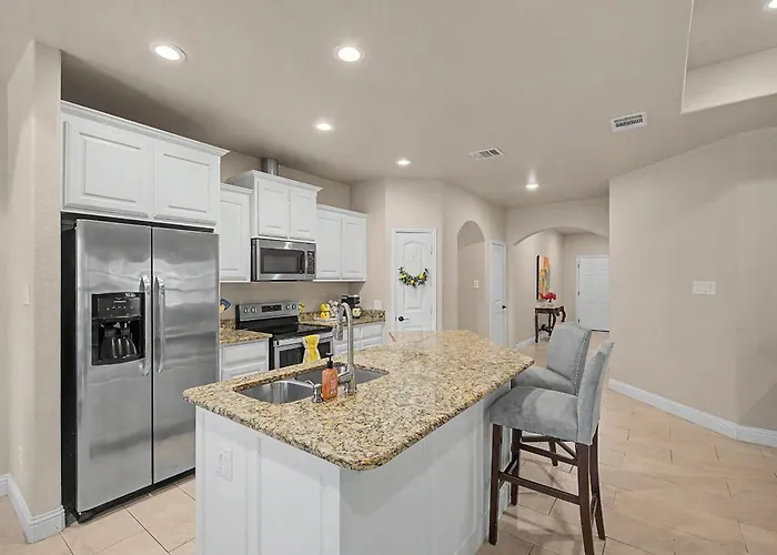 Custom 3br Near Dickies, Tcu & Stockyards