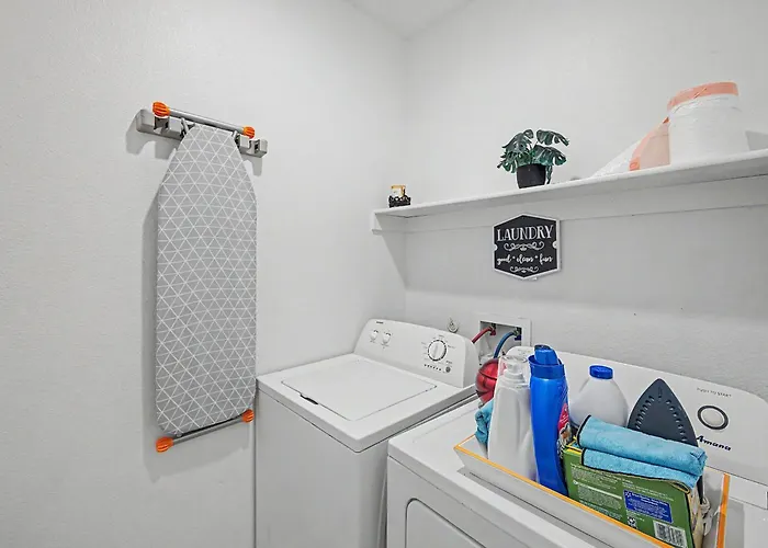 Custom 3br Near Dickies, Tcu & Stockyards